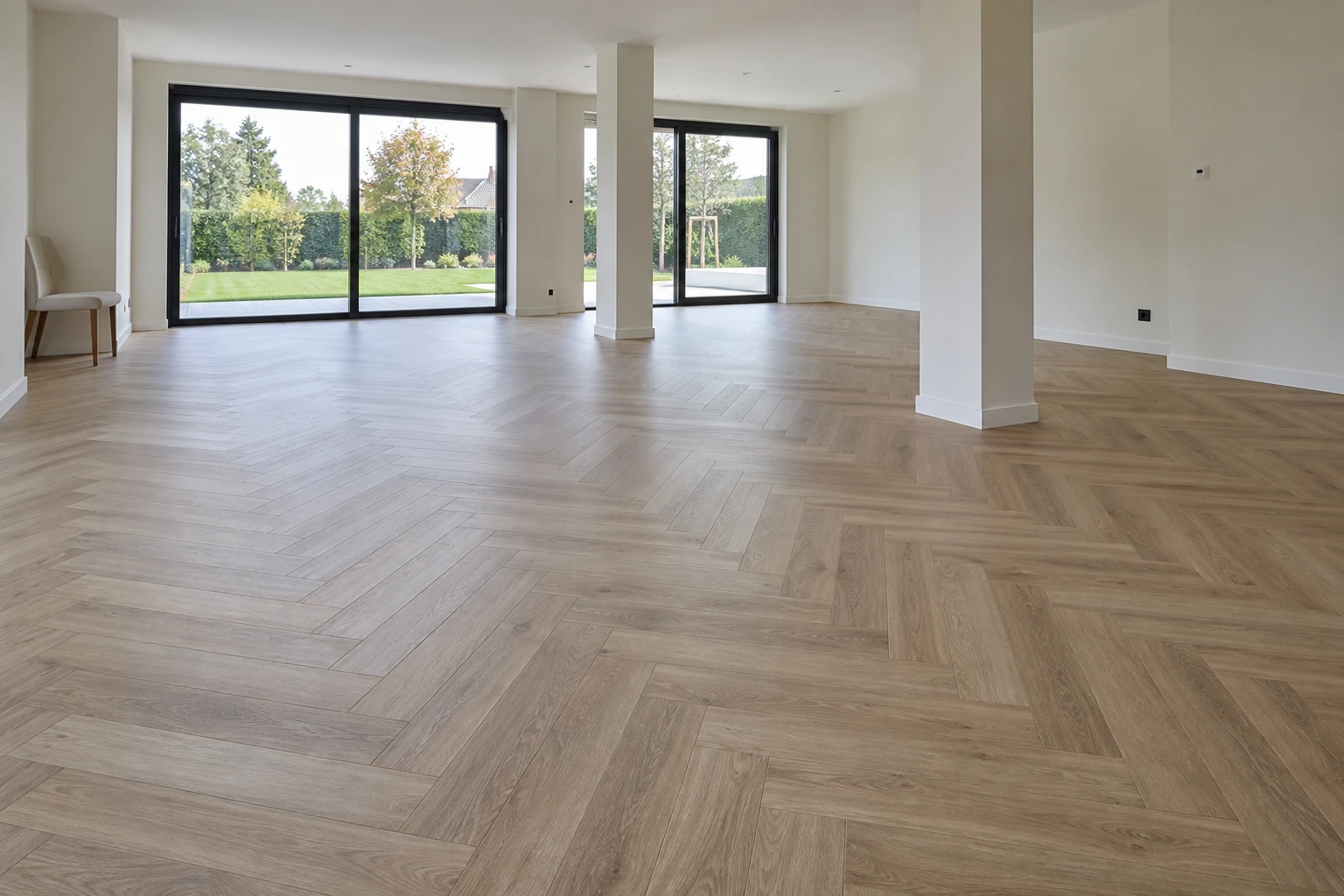 Visgraatlaminaat in een ruime woning