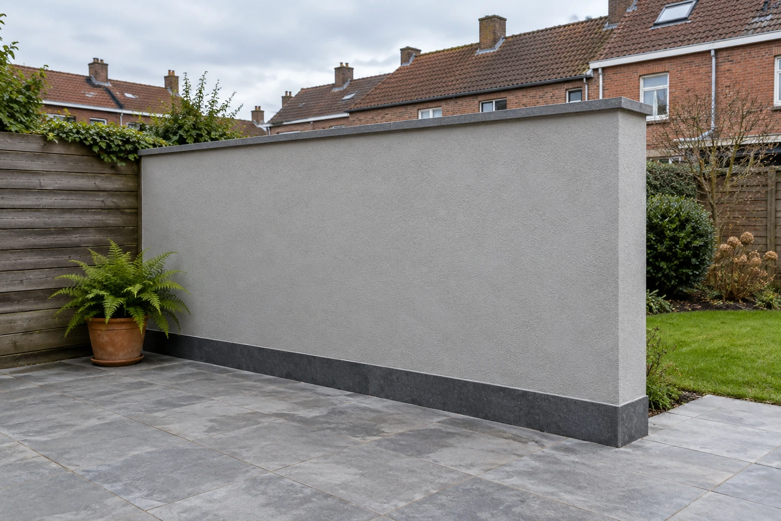 Een klein crepiwandje bij het terras